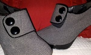IMPO sz 8.5 black tweed/leather pumps